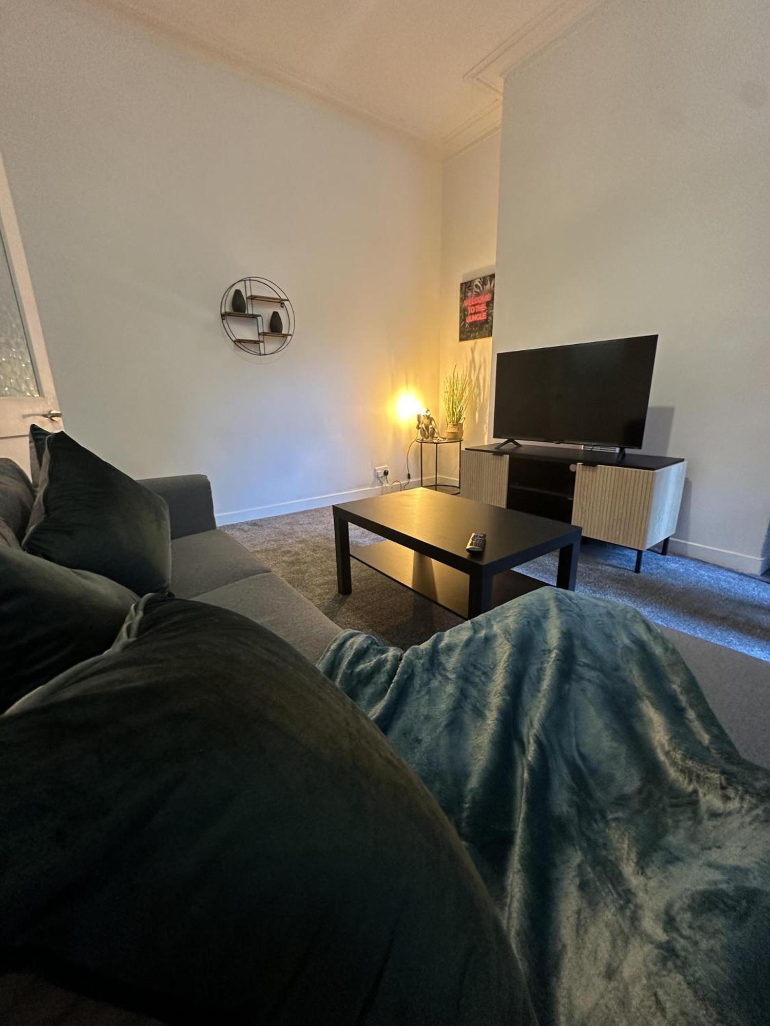 Holiday home Cosy House Near Etihad And Coop Live