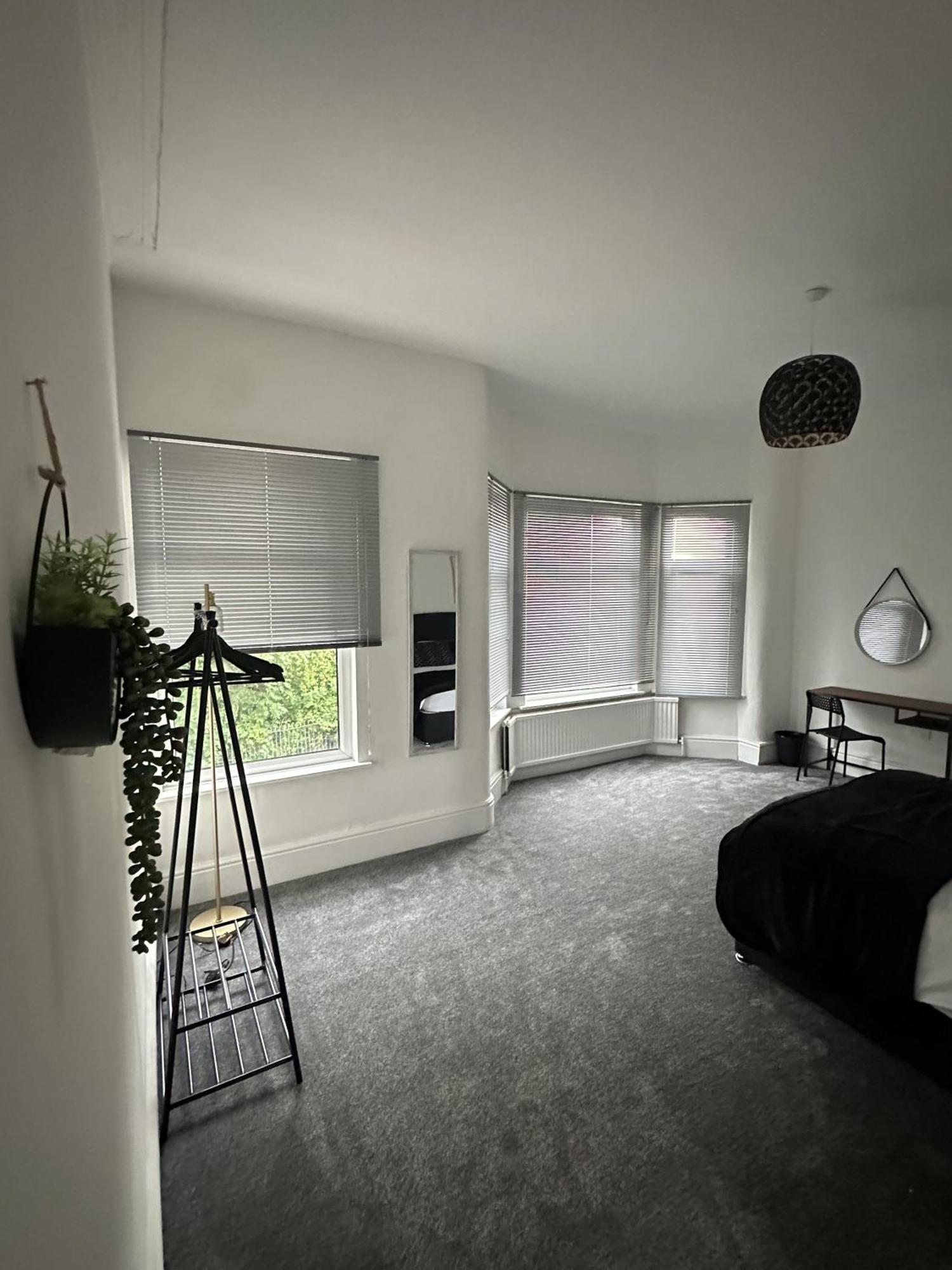 Cosy House Near Etihad And Coop Live Holiday home