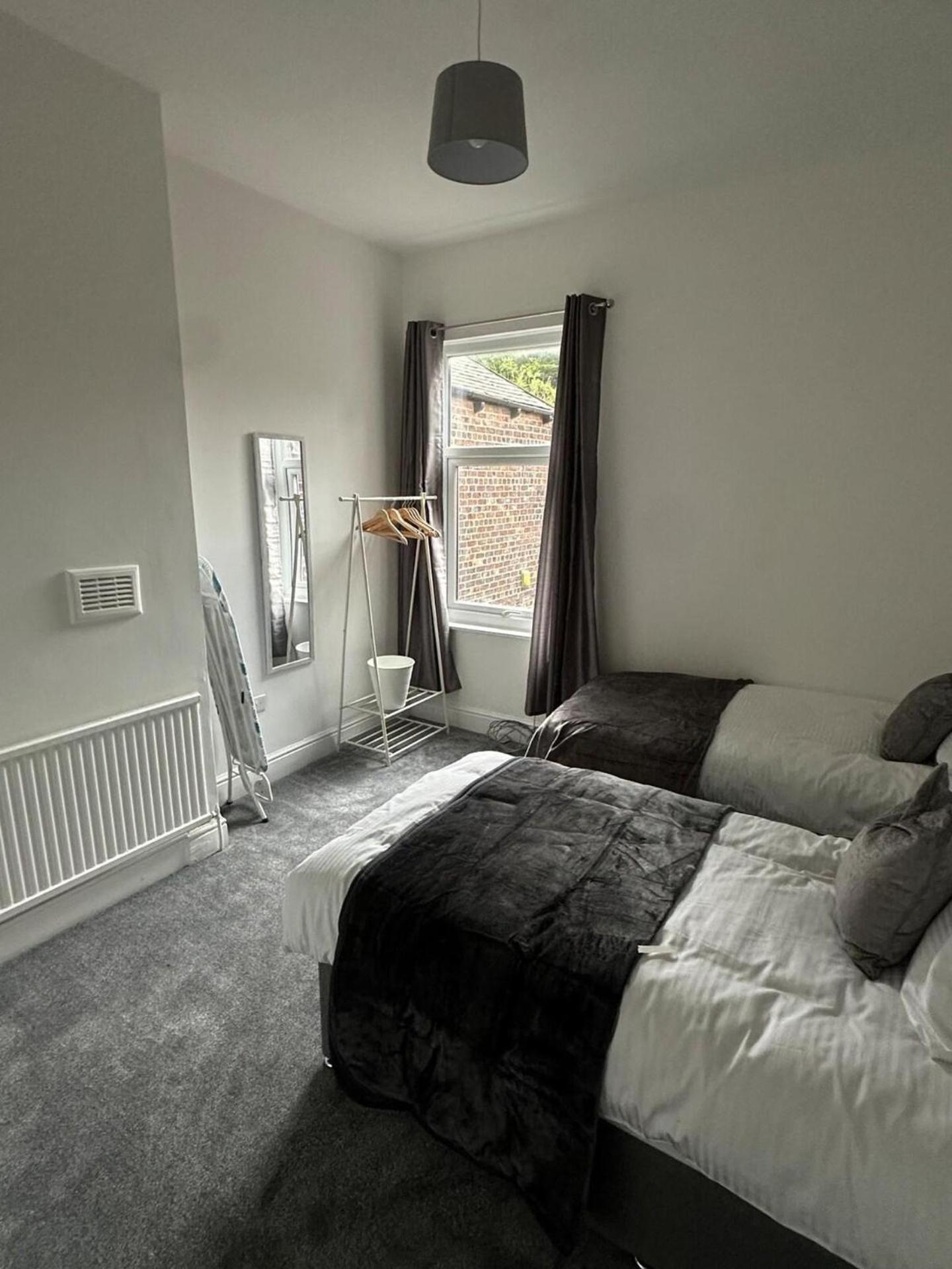 Cosy House Near Etihad And Coop Live *