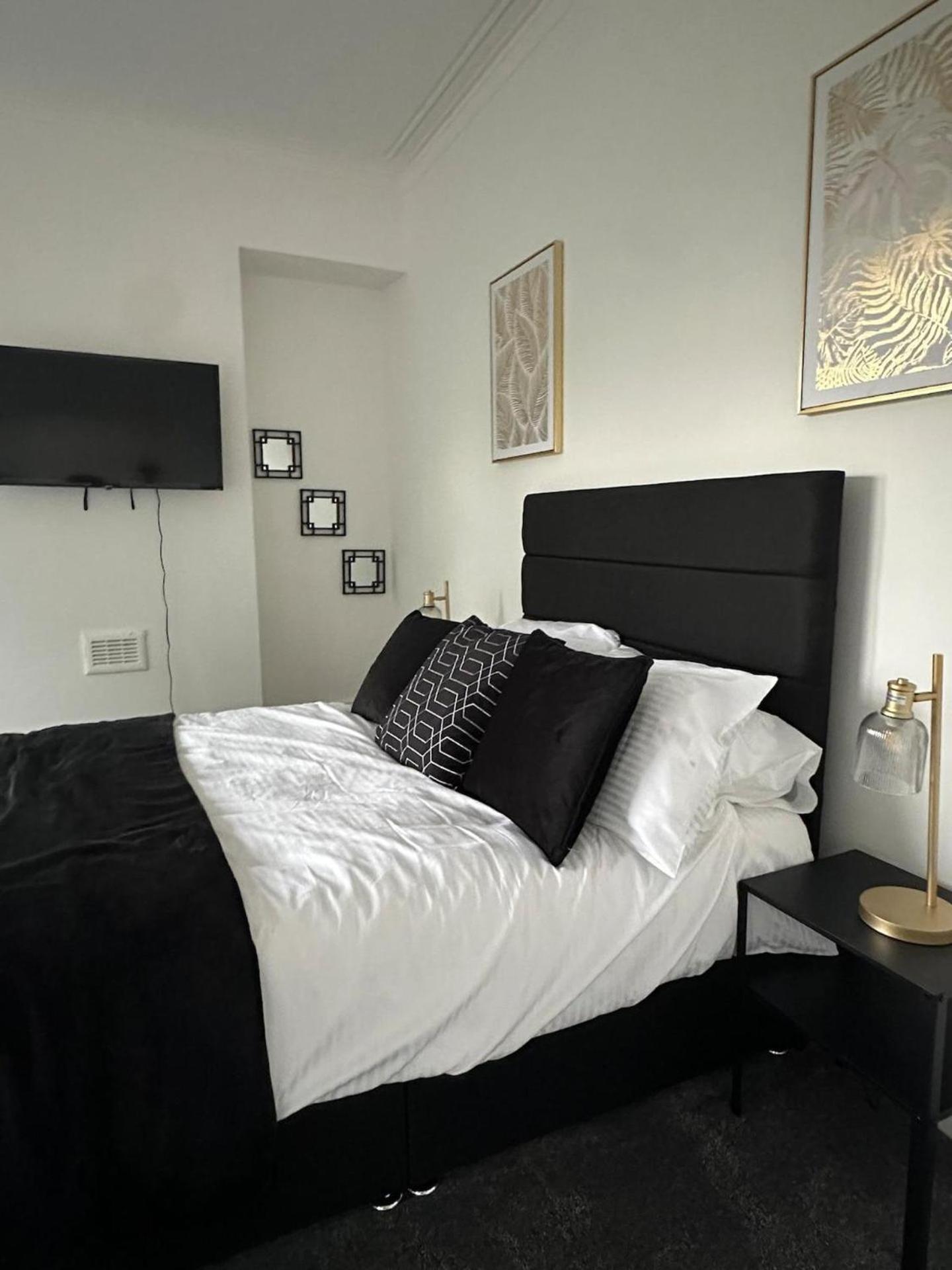 Cosy House Near Etihad And Coop Live