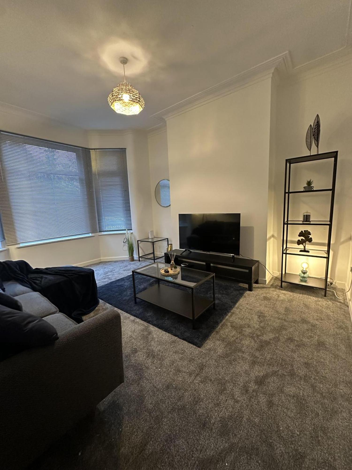 Cosy House Near Etihad And Coop Live Holiday home *