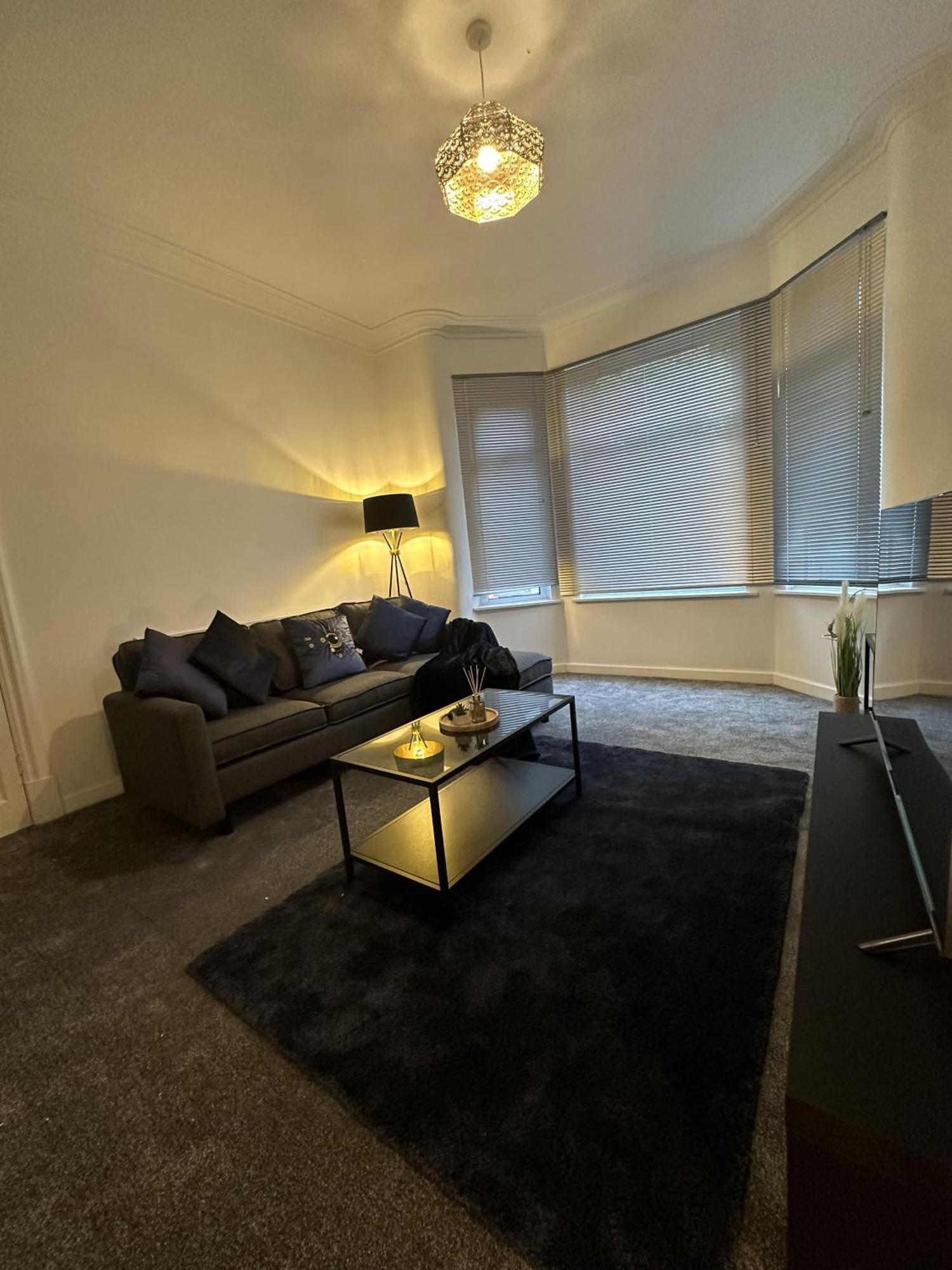 Holiday home Cosy House Near Etihad And Coop Live